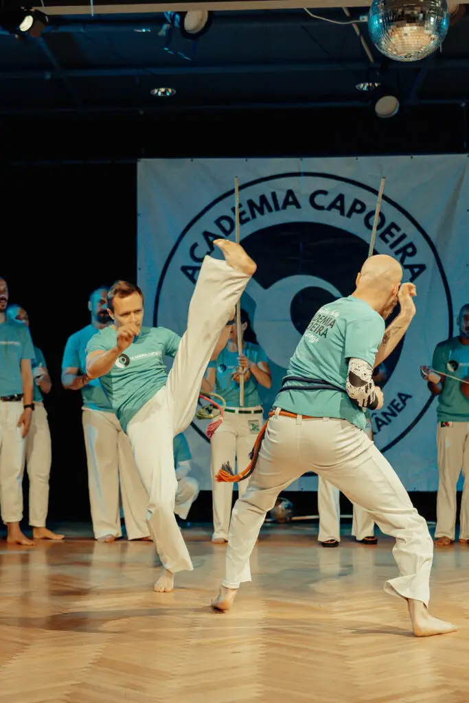 Trening capoeiry w Academia Capoeira w Łodzi