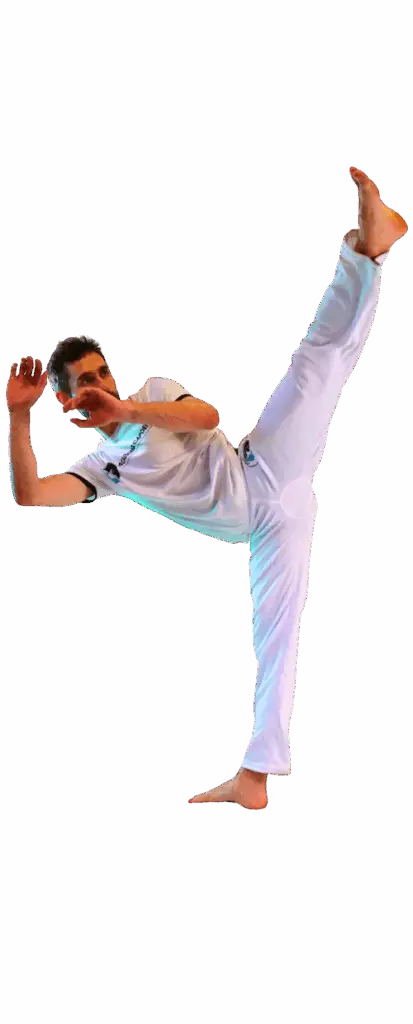 Kopnięcie capoeiry wykonywane podczas treningu w Academia Capoeira w Łodzi