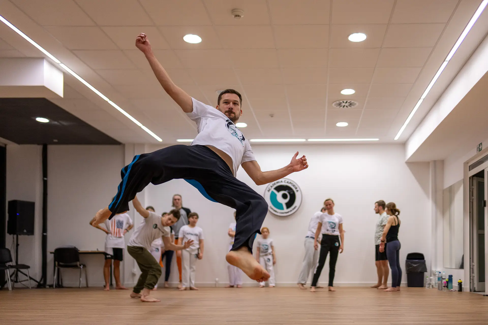 Zajęcia capoeiry jako alternatywa dla siłowni w Academia Capoeira w Łodzi